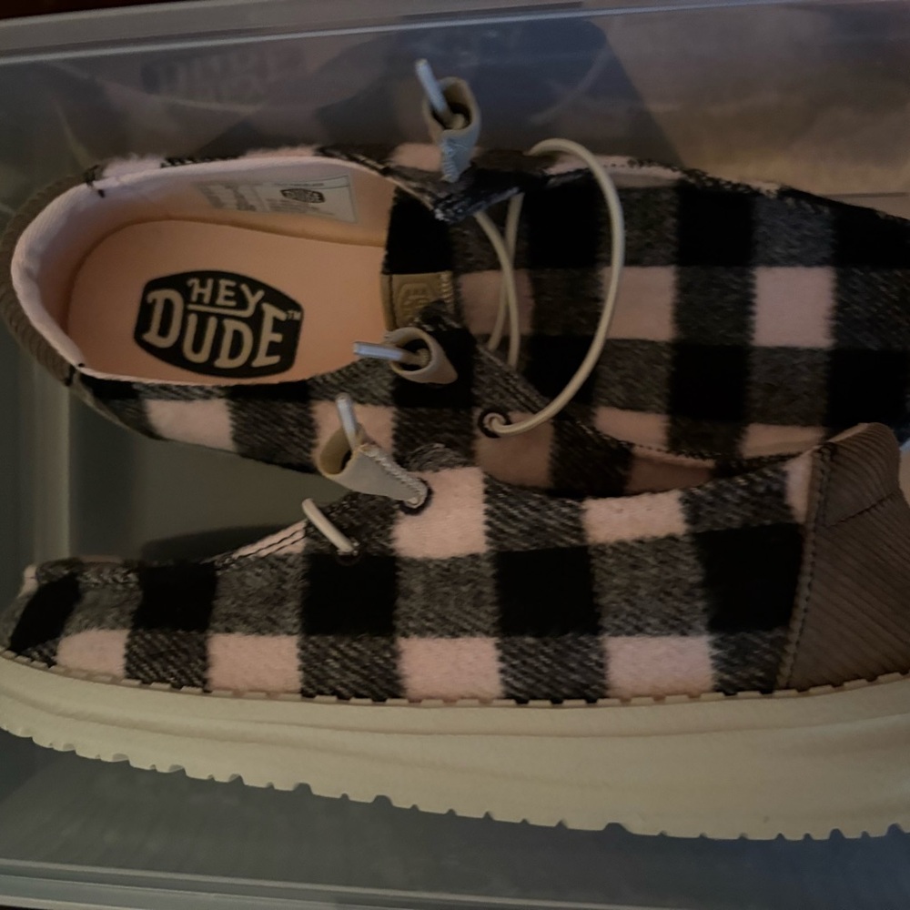 Hey Dude WOMENS Checkered Slippers - Pink and Black